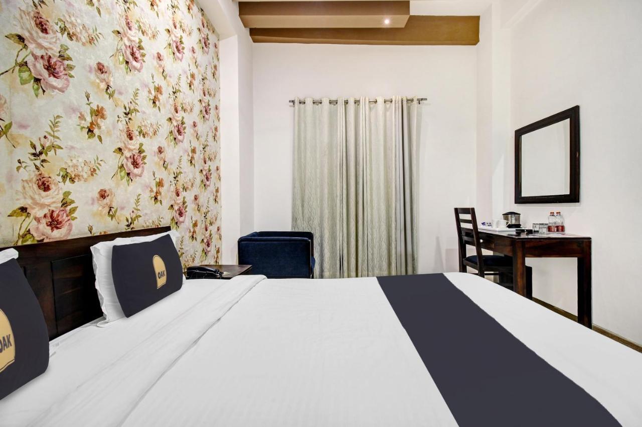 Townhouse Oak 46940 Hotel Vrindavan Sultānpur Eksteriør bilde