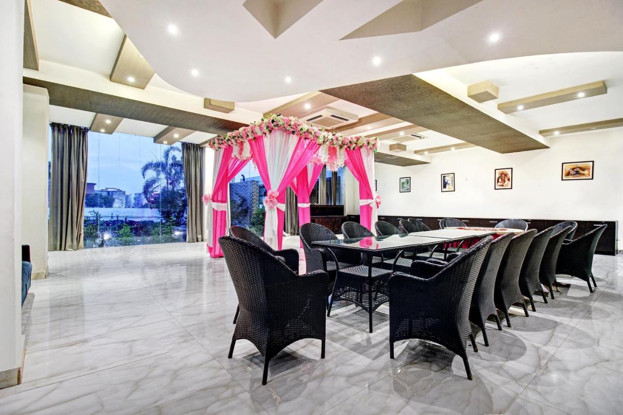 Townhouse Oak 46940 Hotel Vrindavan Sultānpur Eksteriør bilde