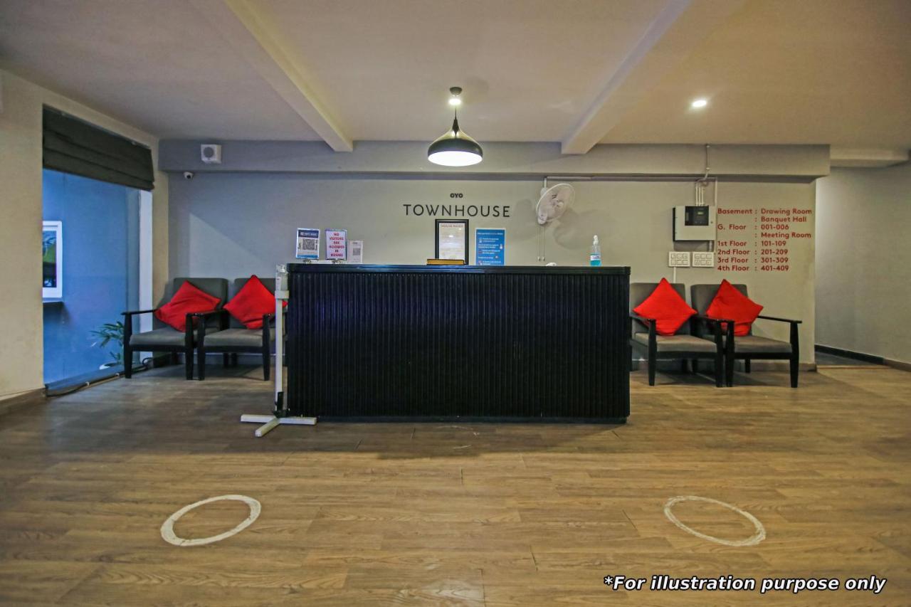Townhouse Oak 46940 Hotel Vrindavan Sultānpur Eksteriør bilde